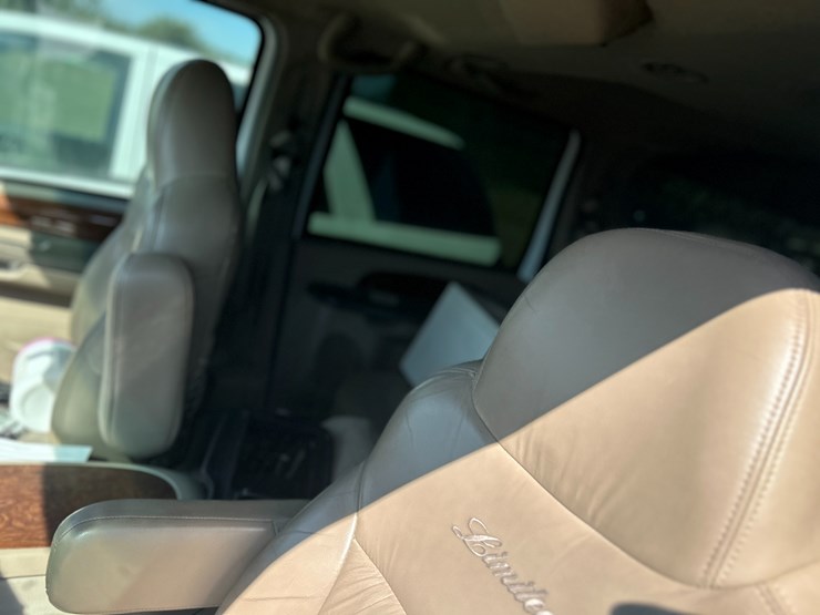 2000-ford-excursion-image-30