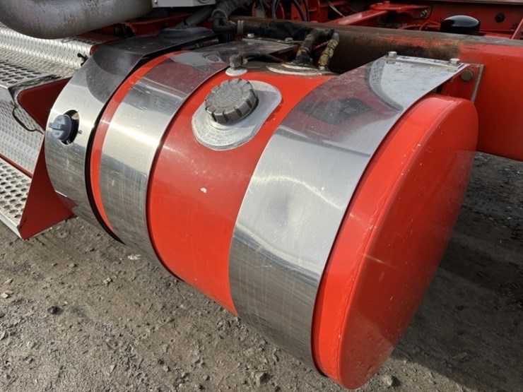 2016-kenworth-w900-image-21