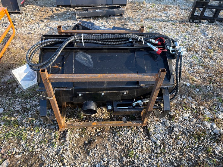 #85-•-skid-steer-mixing-bucket-attachment-image-2