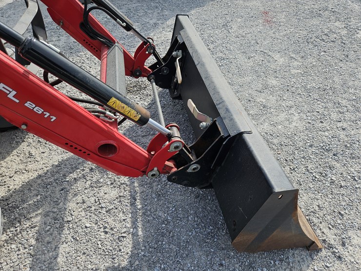 2021-massey-ferguson-1835m-image-24