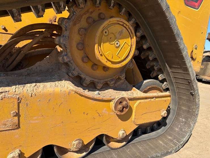 2021-caterpillar-289d3-image-11