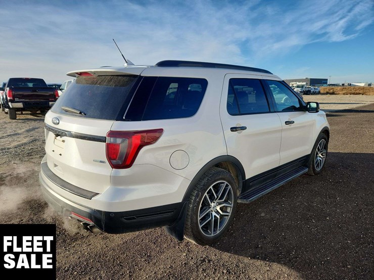 2018-ford-explorer-image-3