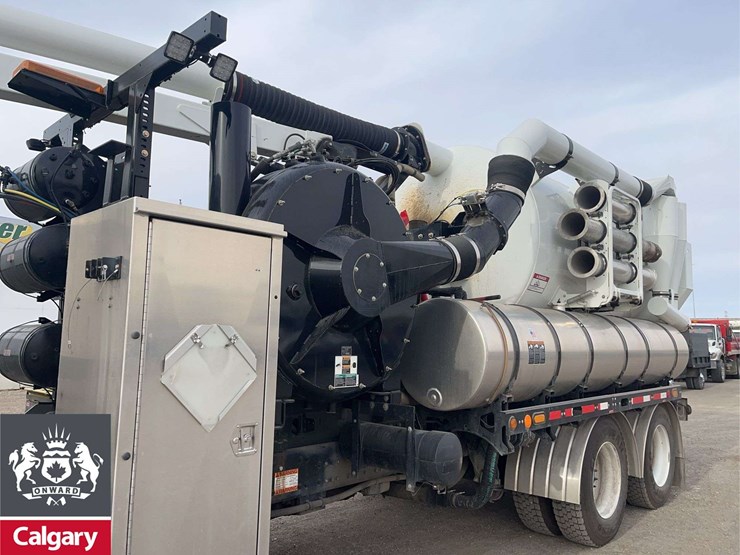 2019-freightliner-114sd-image-19