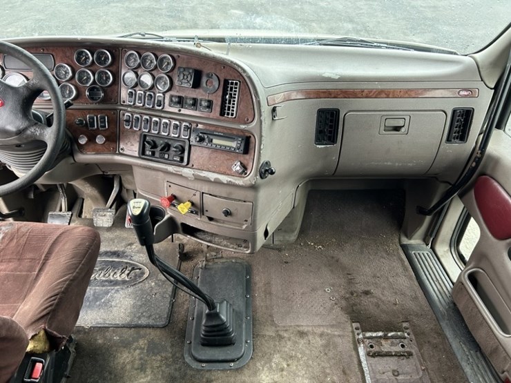 2007-peterbilt-387-image-18