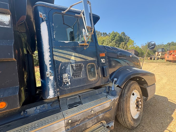 1995-international-9400-image-10