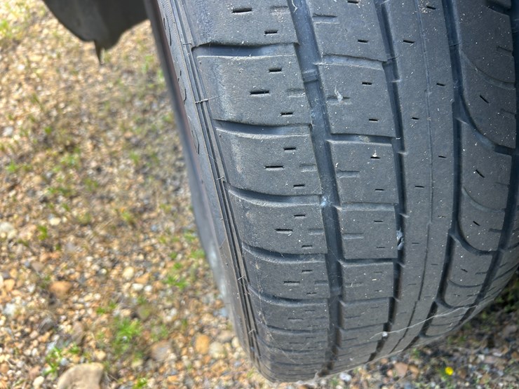 2013-ford-explorer-image-16