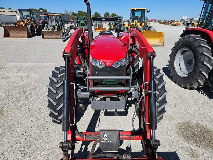 2015-massey-ferguson-4709-image-4