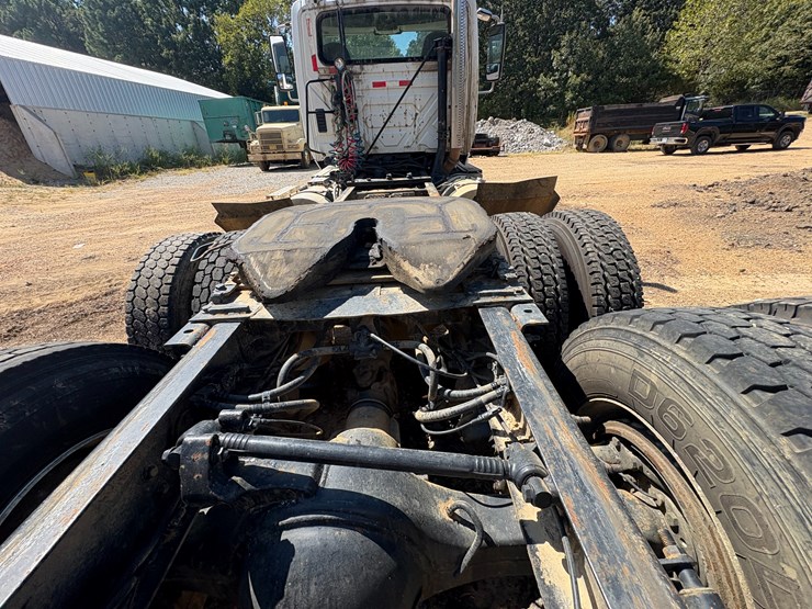 #22534-•-2014-freightliner-prostar-lf-687-t/a-daycab-truck-tractor-vin:-1hsdjsnr4eh099715-image-24