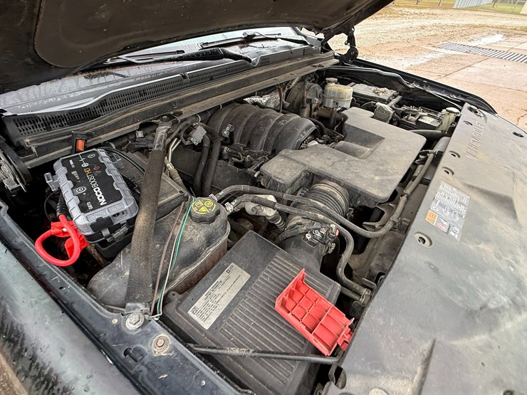 2015-chevrolet-tahoe-image-40