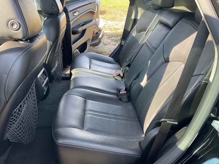 2015-cadillac-srx-image-13