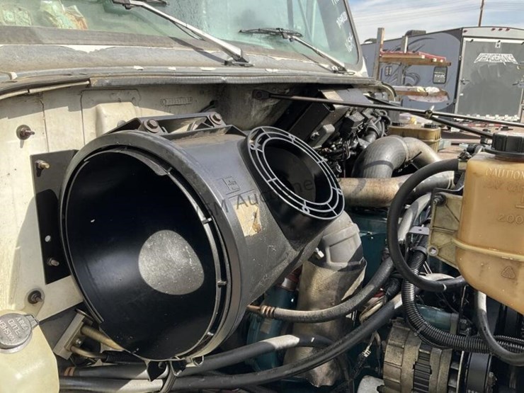 international-4700-image-19