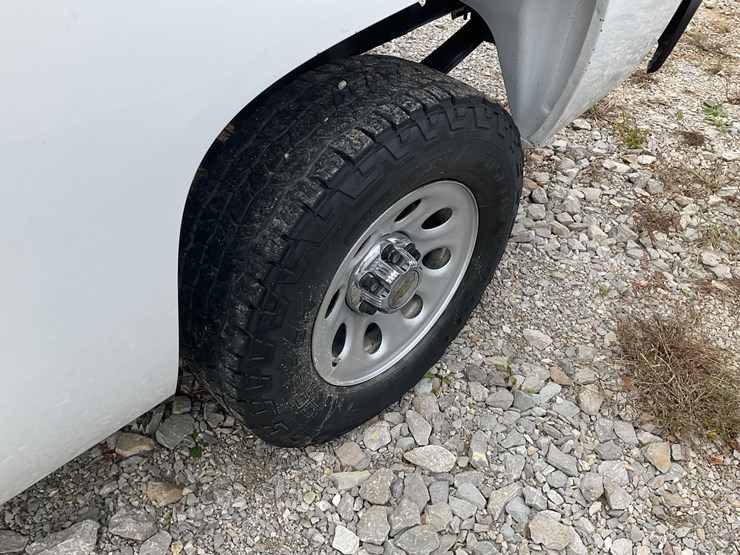 2013-chevrolet-silverado-image-9