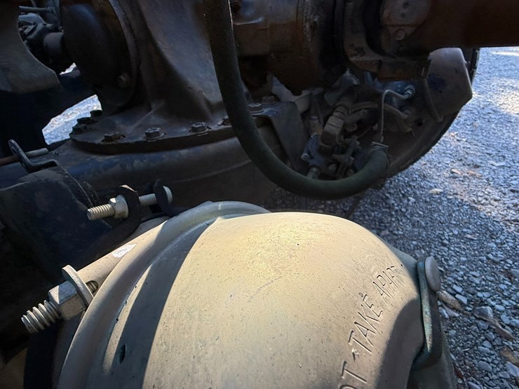 1995-mack-ch613-image-35