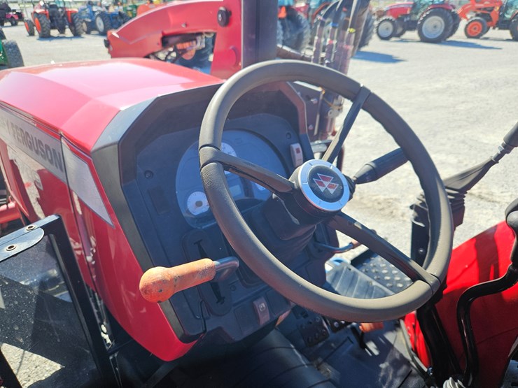 2015-massey-ferguson-4709-image-18