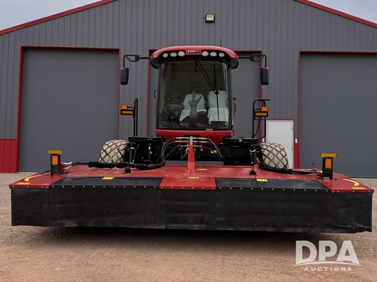 2023-case-ih-wd2505-swather-(mn1137)-image-2