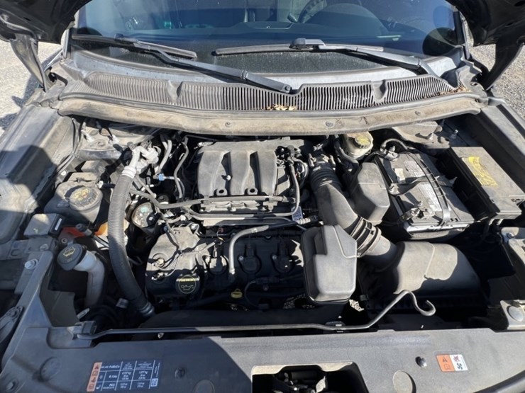 2016-ford-explorer-image-14