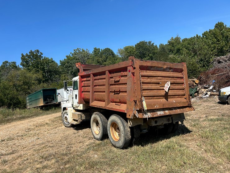 #22532-•-1996-freightliner-t/a-daycab-dump-truck-vin:1fuydzyb8tp876191-image-5