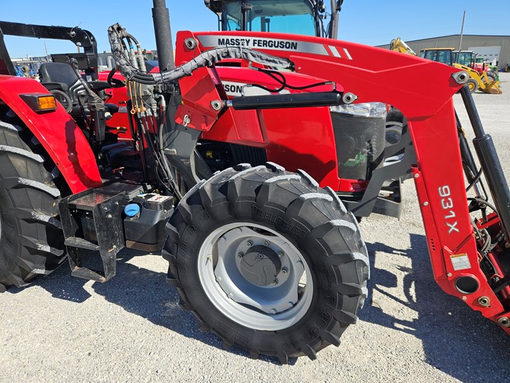 2015-massey-ferguson-4709-image-7