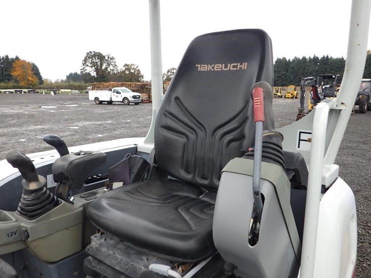 takeuchi-tb230-image-25