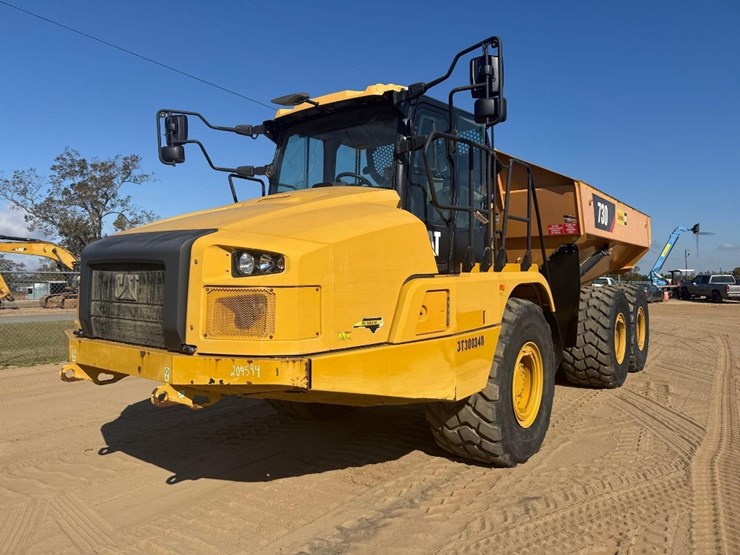 2019-caterpillar-730-image-5