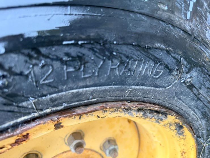 #22581-•-inop-ford-550d-backhoe-loader-image-38