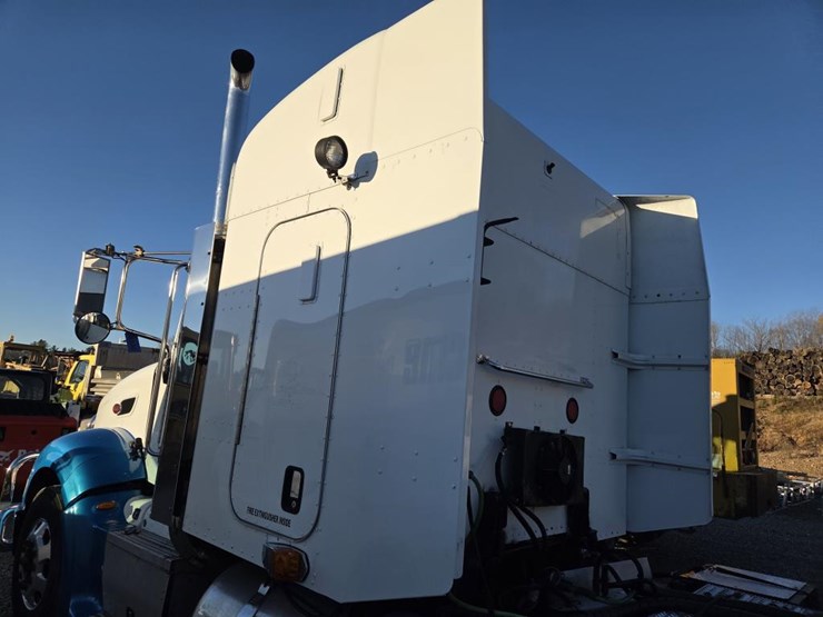 2007-peterbilt-386-image-24