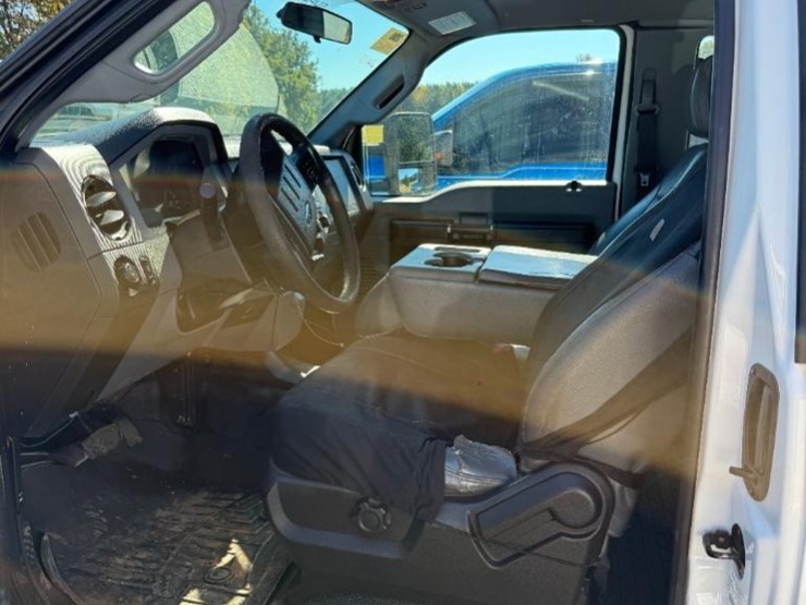 2015-ford-f350-xl-image-22