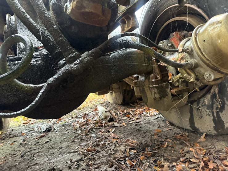 #22576-•-inop-1987-mack-r600k-t/a-single-cab-truck-tractor-vin:-1m3n231k8ht004087-image-19