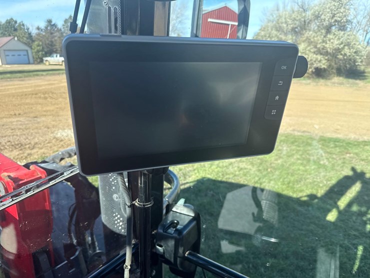 2021-massey-ferguson-7720s-dyna-6-tractor-image-35