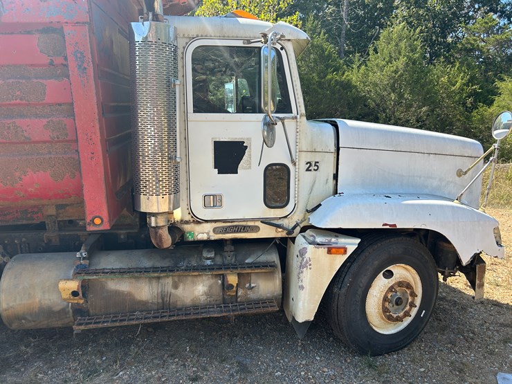 #22532-•-1996-freightliner-t/a-daycab-dump-truck-vin:1fuydzyb8tp876191-image-19