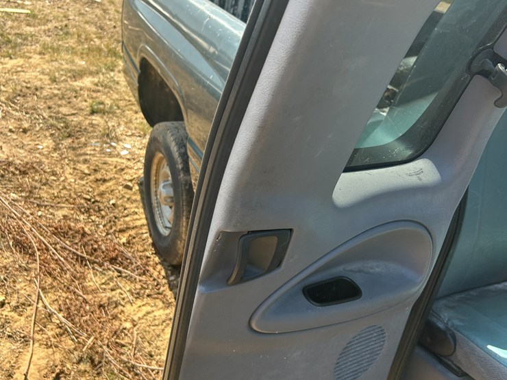 2001-dodge-ram-1500-image-18