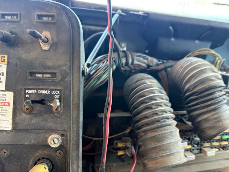 1995-international-9400-image-70