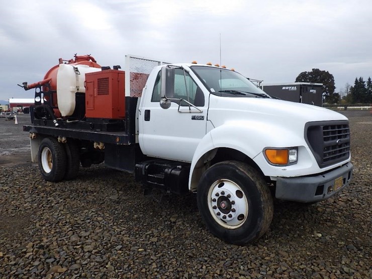 2000-ford-f650-image-3