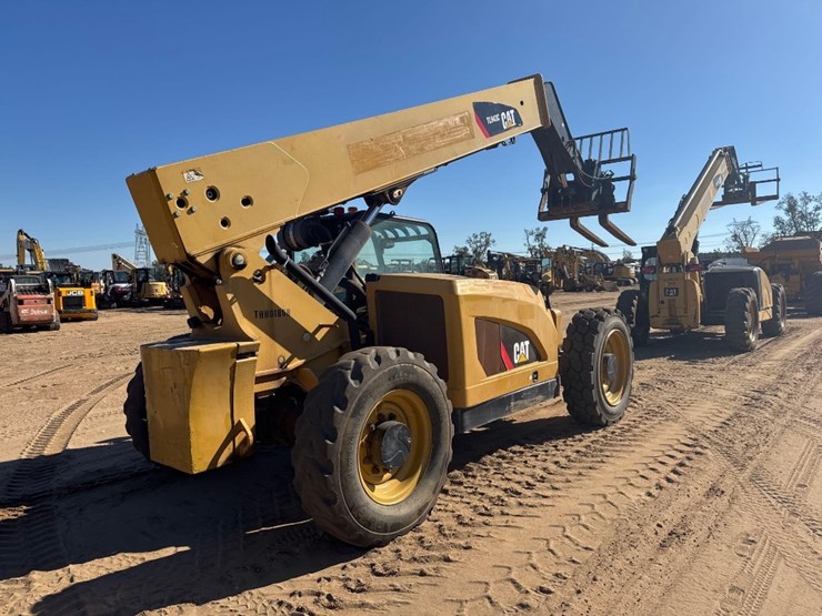 2015-caterpillar-tl943c-image-4