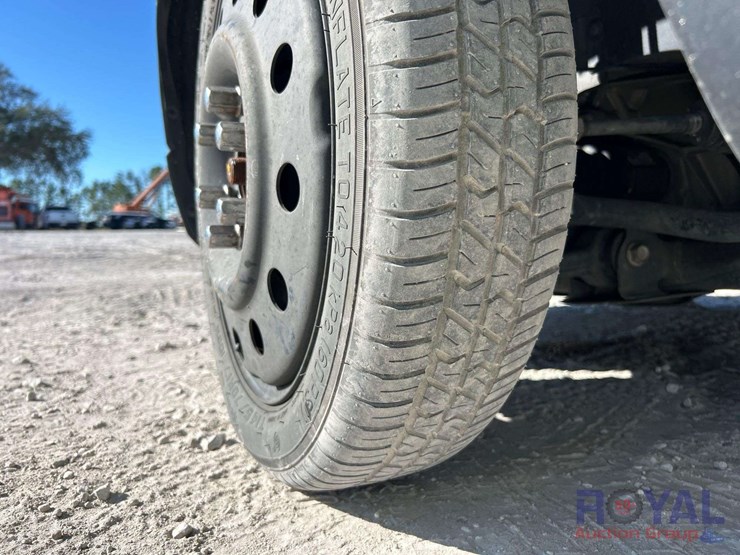 2014-gmc-acadia-image-26