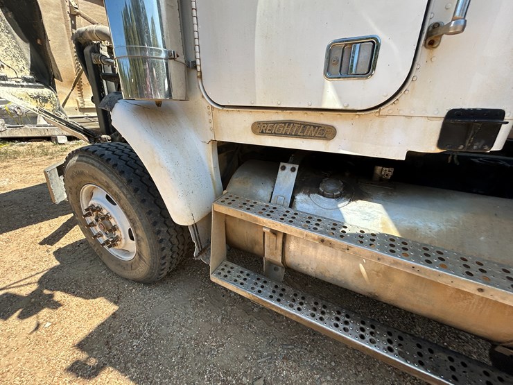 #22533-•-1994-freightliner-t/a-daycab-dump-truck-vin:-1fuyfdyb6rp462199-image-26