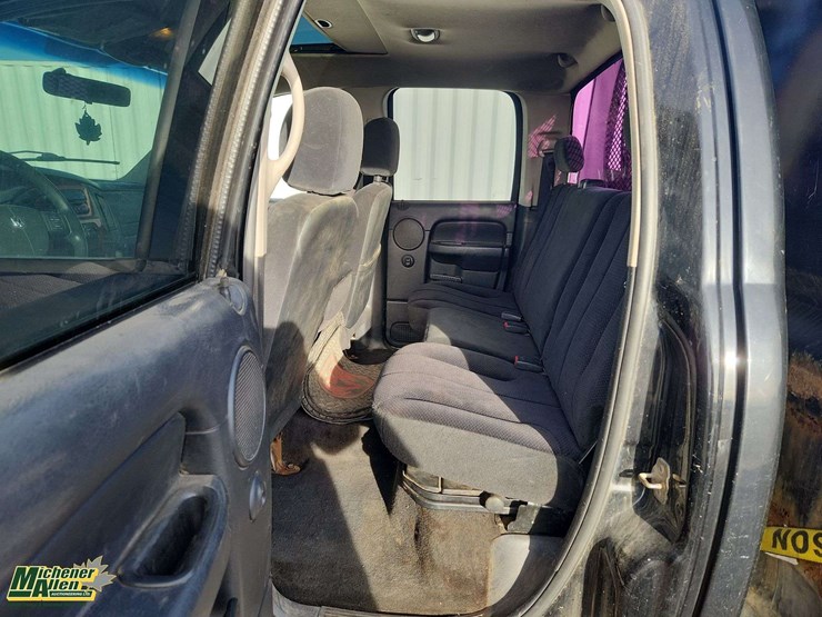 2004-dodge-ram-3500-image-22