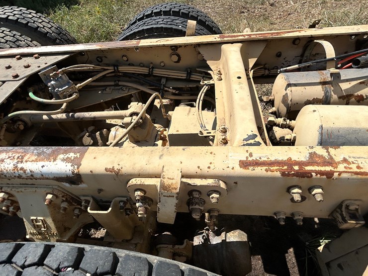 #22529-•-inop-1992-freightliner-t/a-daycab-truck-tractor-vin:-1fuymzyb1np357132-image-22