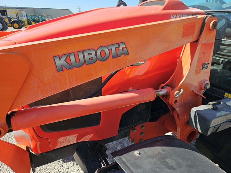 2013-kubota-m135gx-image-21