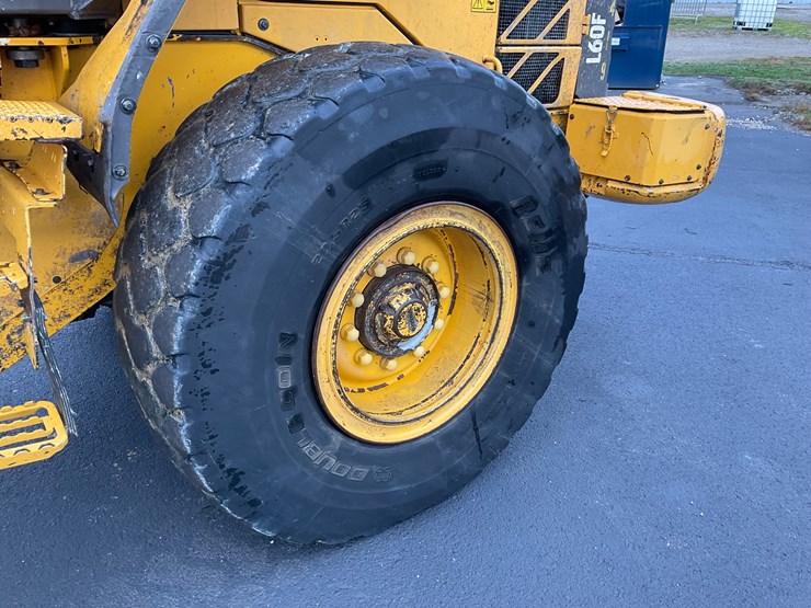 2011-volvo-l60f-image-8