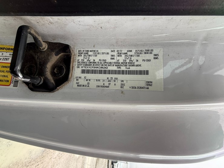 2017-ford-f150-image-60