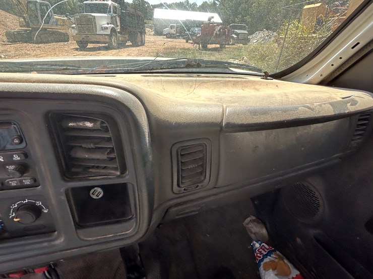 2007-chevrolet-silverado-image-34