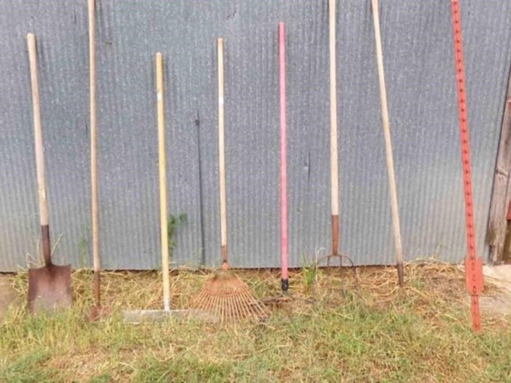 shovel,-rakes,-scrapers-image-1