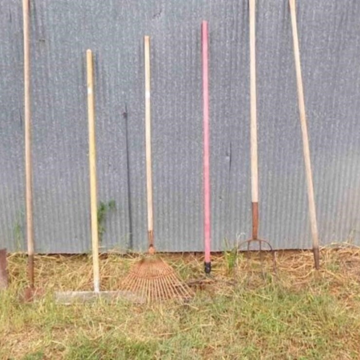 SHOVEL, RAKES, SCRAPERS