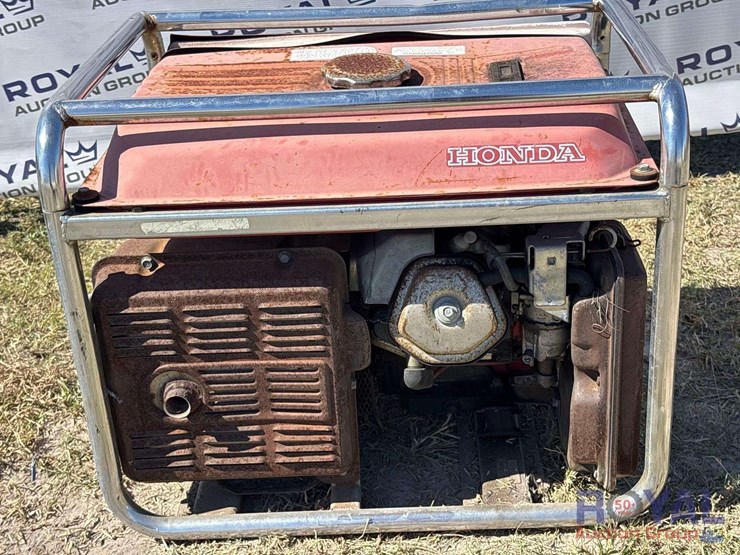 honda-em3500sx-portable-gasoline-generator-image-4