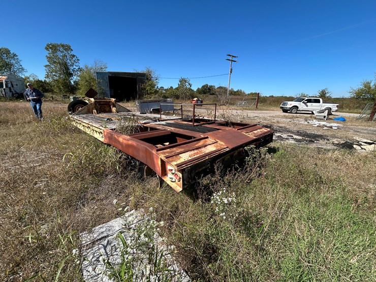 #22567-•-cw-4373-44'-t/a-fixed-neck-lowboy-trailer-cw-94-image-3