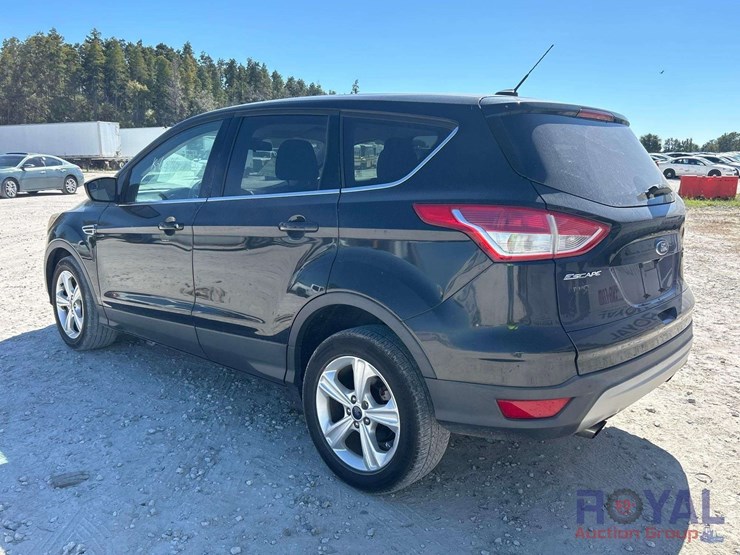 2015-ford-escape-se-image-4