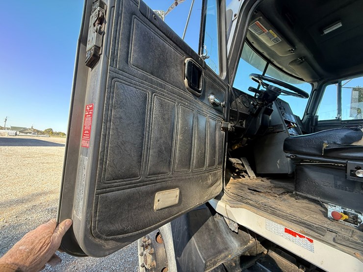 1995-mack-ch613-image-73