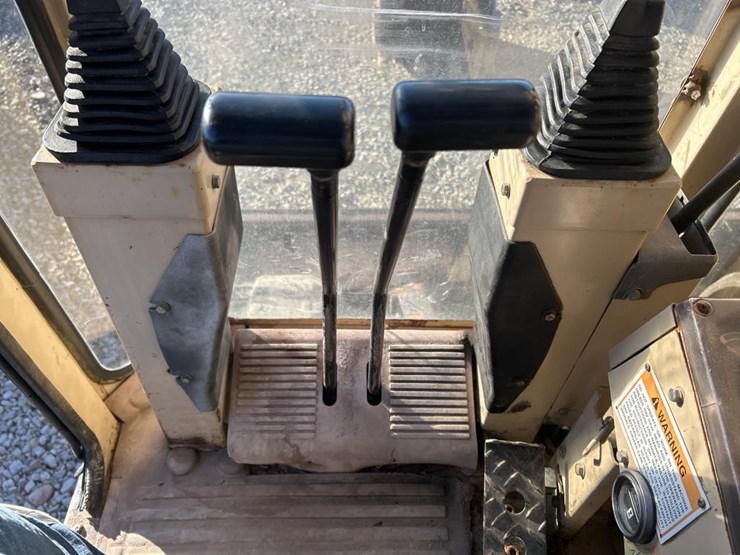 caterpillar-307-image-65