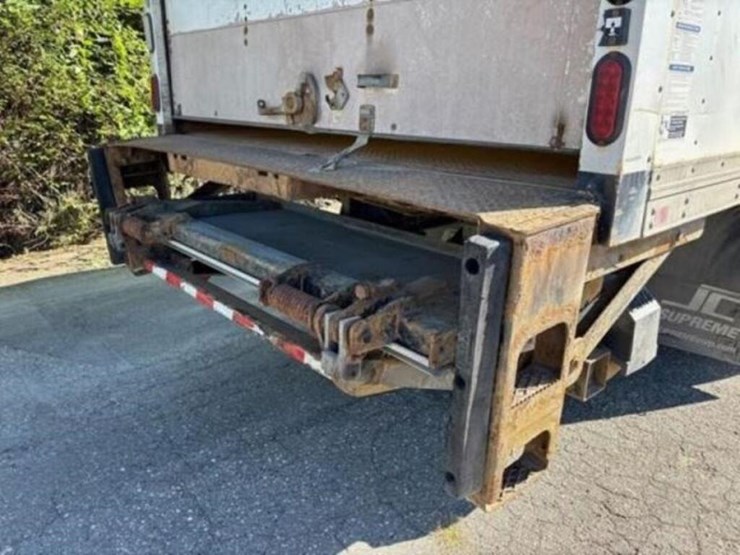 2013-ford-f750-xl-image-30